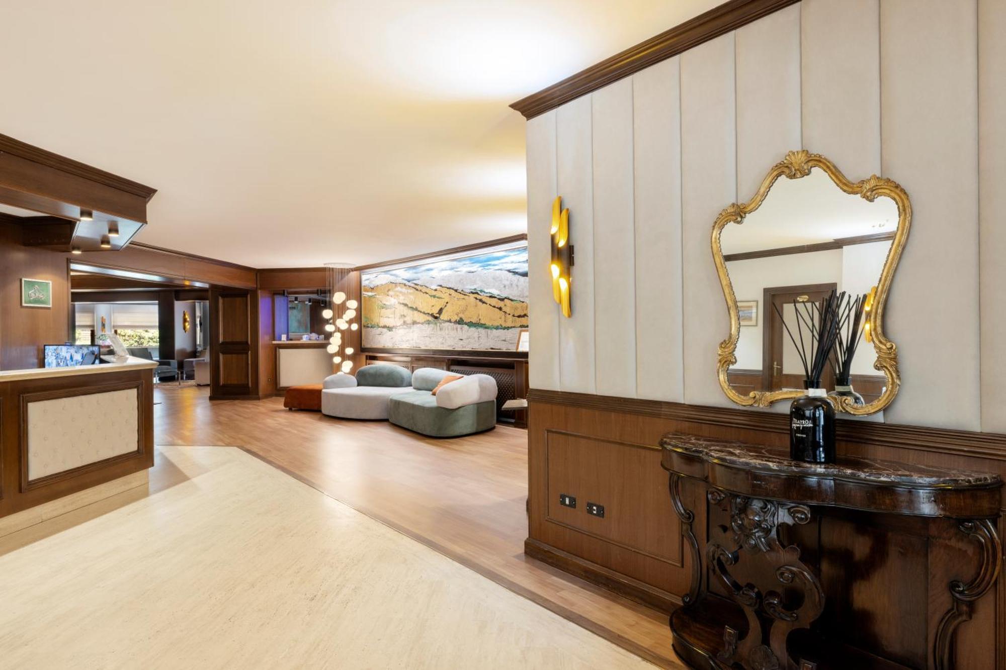 & Hotel 4*