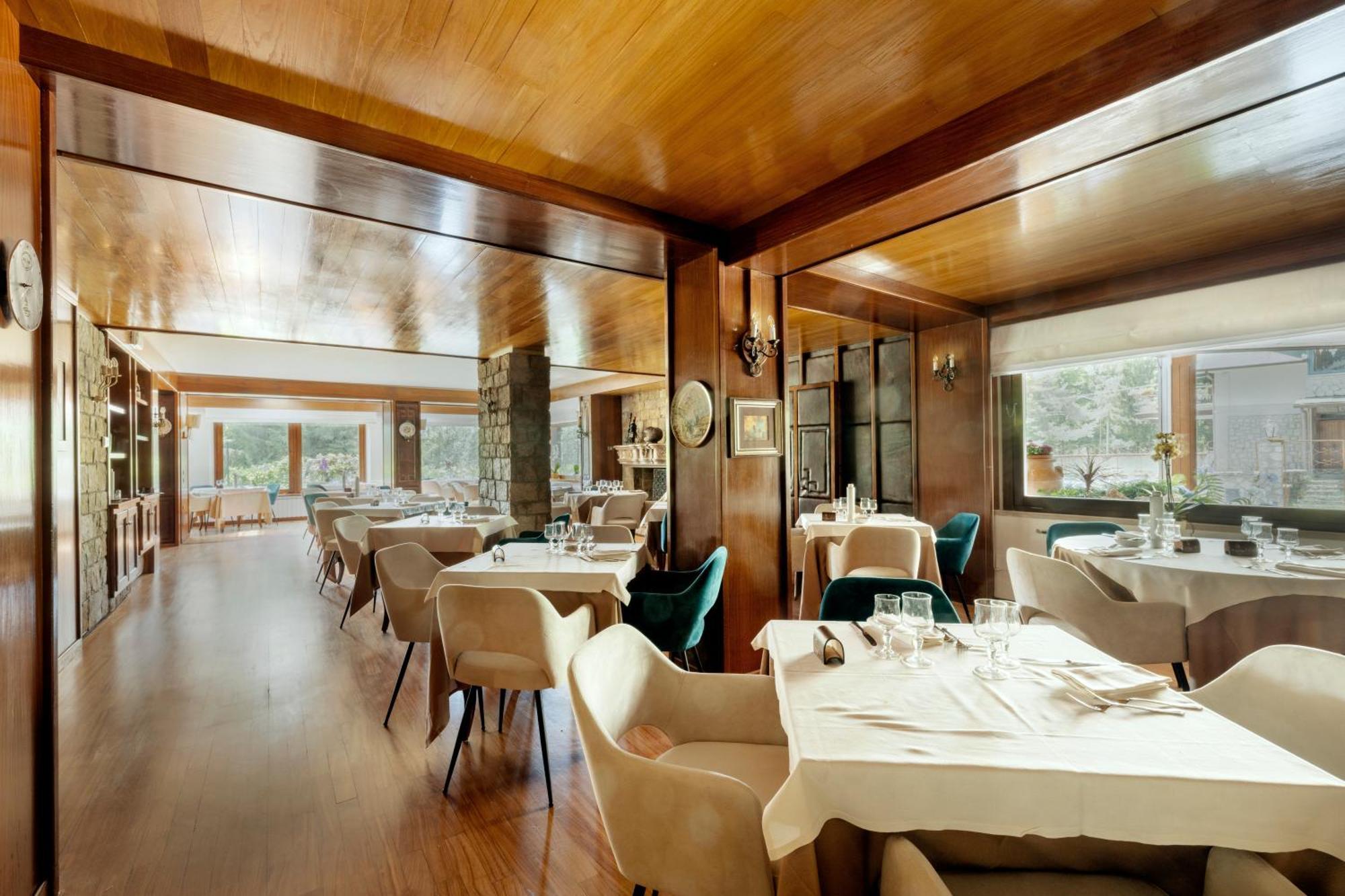 & Hotel 4*